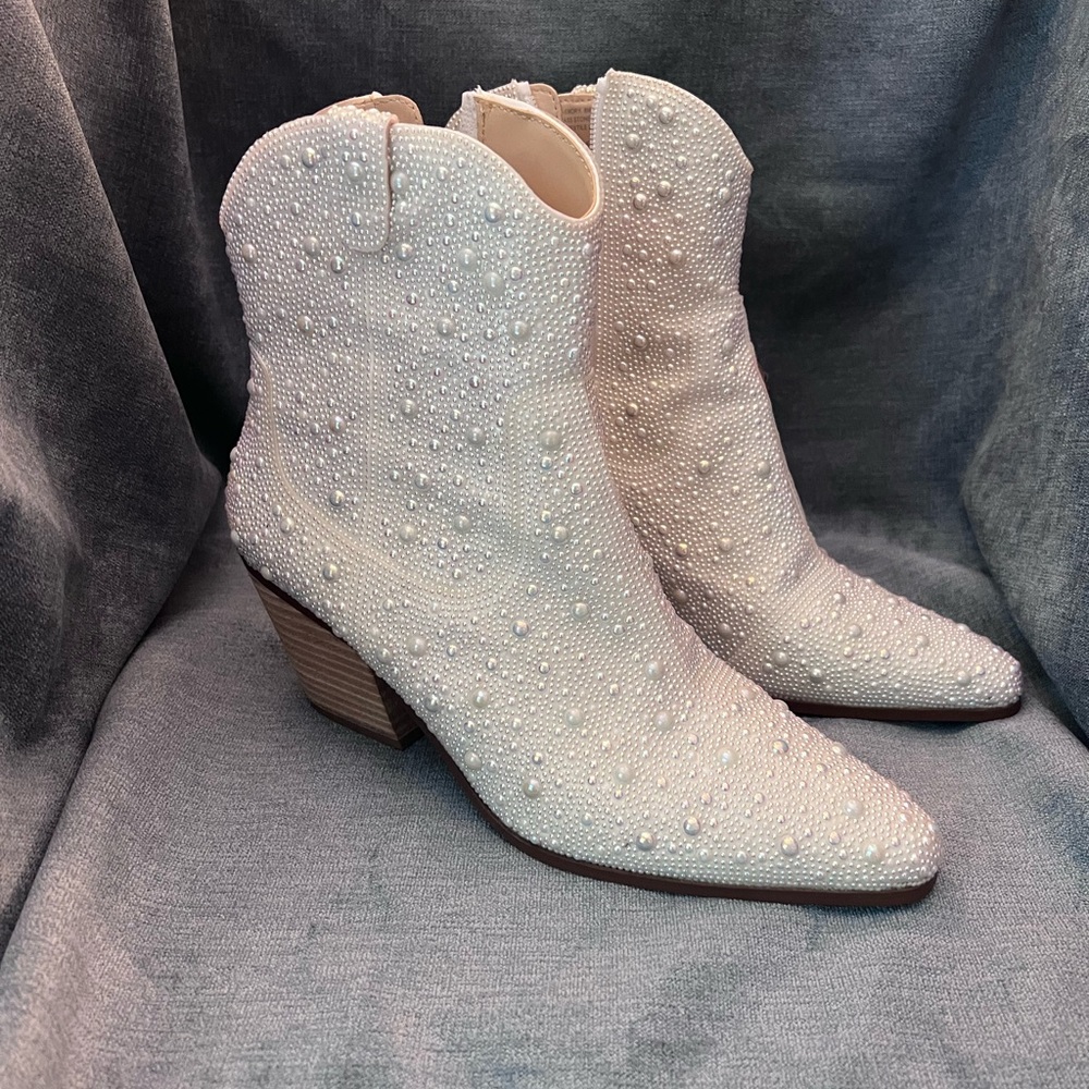 Betsey Johnson White Ankle Booties